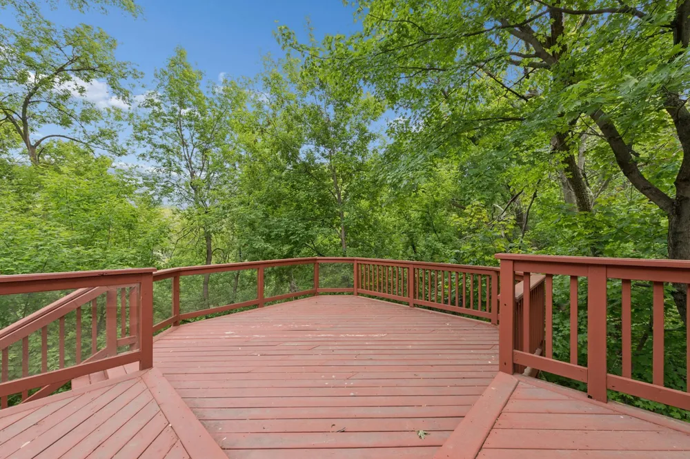 8655 Hunters Way, Apple Valley, MN 55124