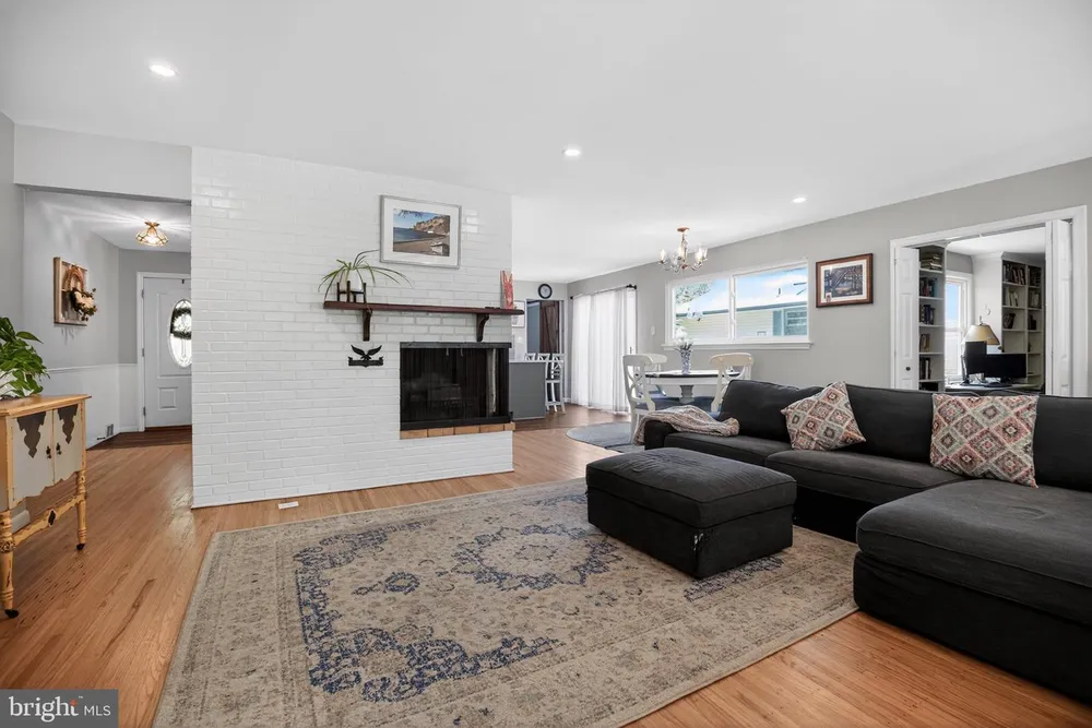 119 Sharrowvale Rd, Cherry Hill, NJ 08034