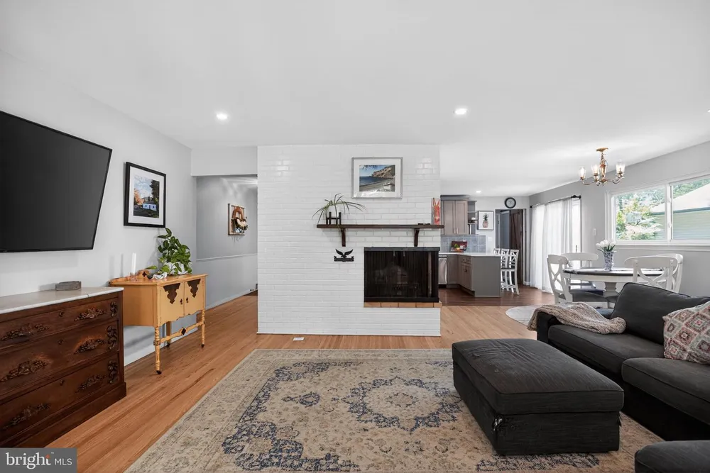 119 Sharrowvale Rd, Cherry Hill, NJ 08034