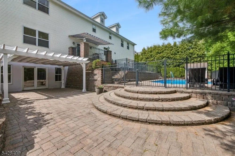 5 Francesca Ct, East Hanover, NJ 07936
