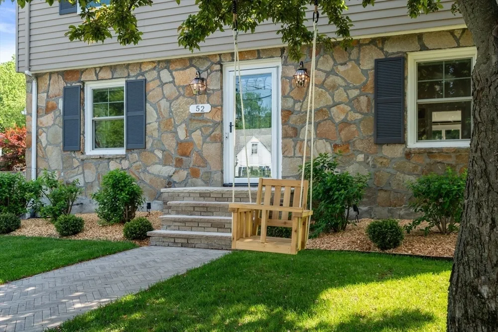 52 Beaufort Ave, Needham, MA 02492