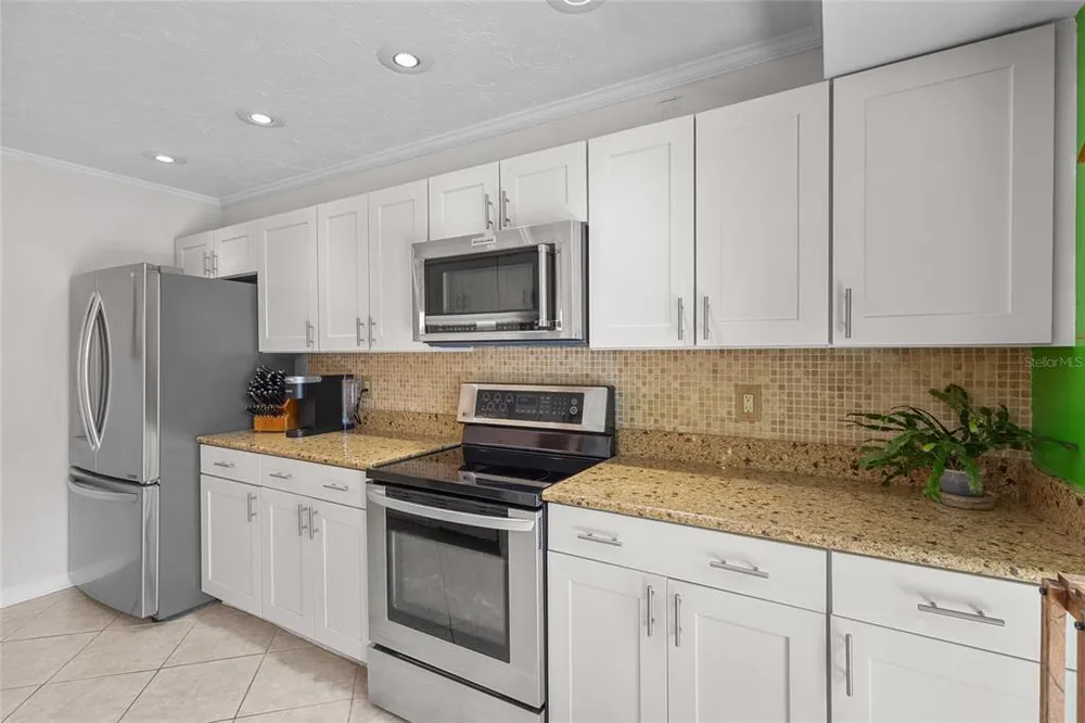 1702 Glenhouse Dr, Sarasota, FL 34231