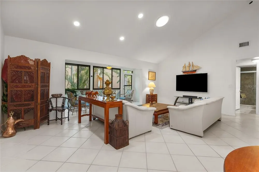 1702 Glenhouse Dr, Sarasota, FL 34231