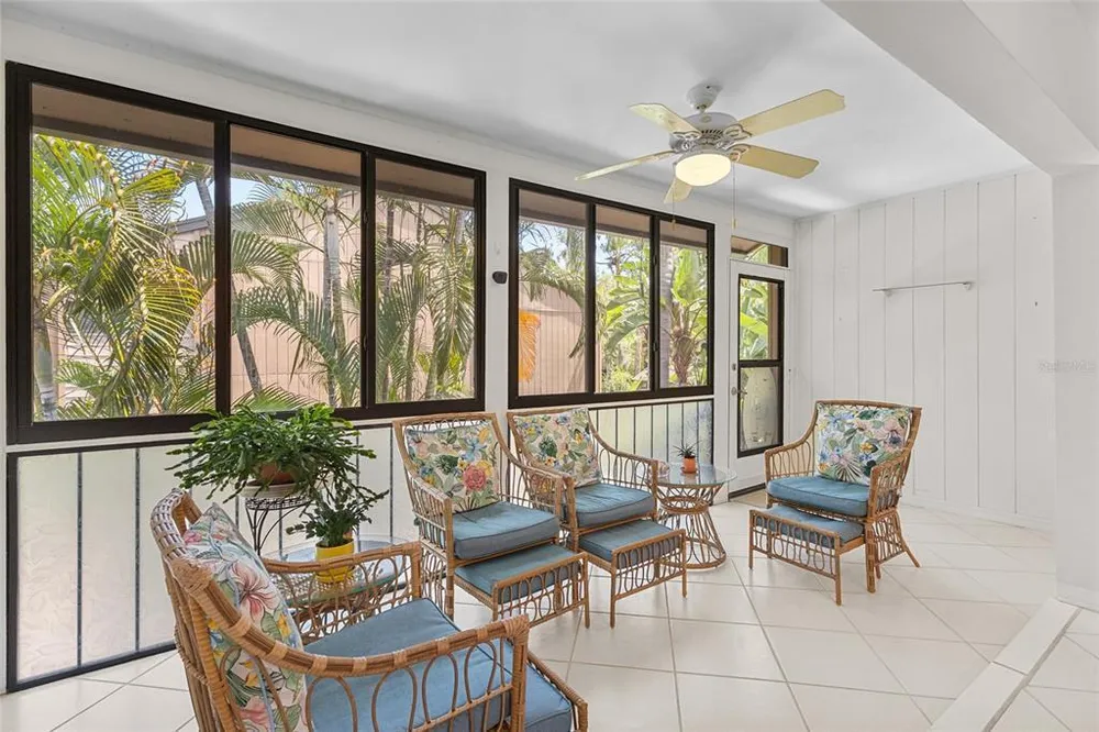 1702 Glenhouse Dr, Sarasota, FL 34231