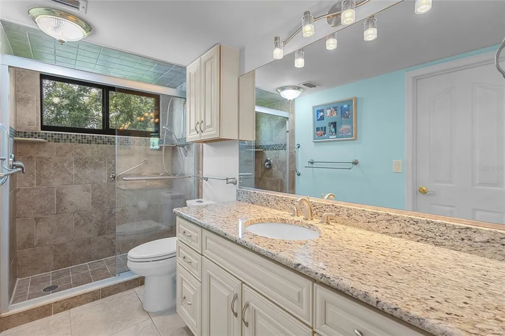 1702 Glenhouse Dr, Sarasota, FL 34231