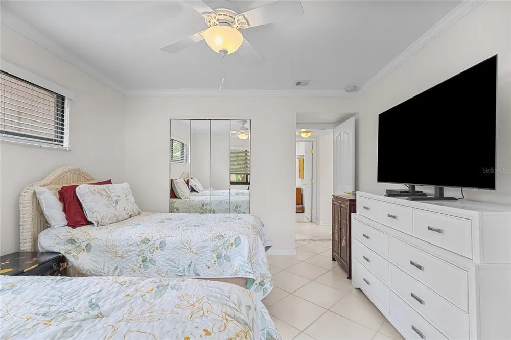 1702 Glenhouse Dr, Sarasota, FL 34231