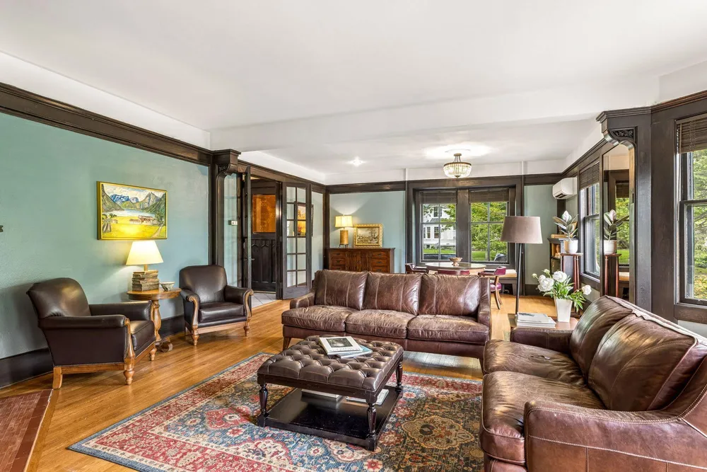 502 Grand Hill, Saint Paul, MN 55102