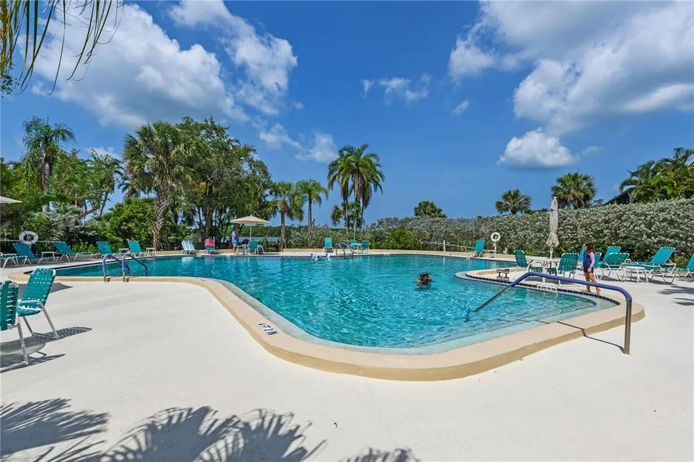 1702 Glenhouse Dr, Sarasota, FL 34231