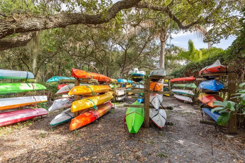 1702 Glenhouse Dr, Sarasota, FL 34231