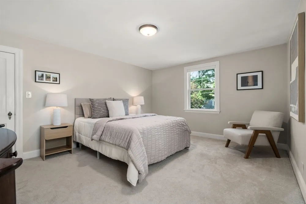 52 Beaufort Ave, Needham, MA 02492