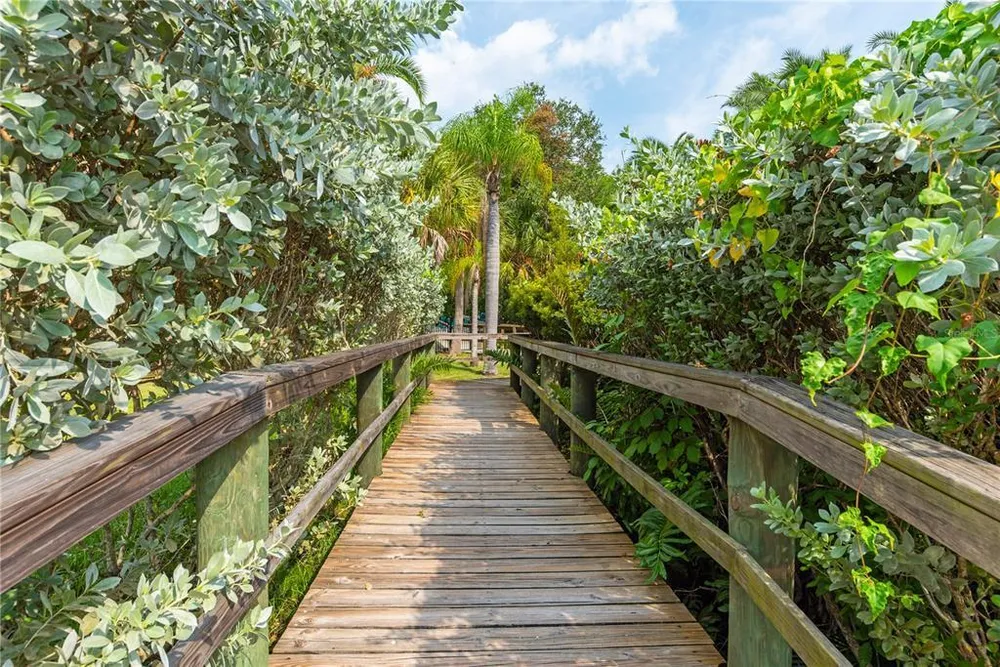 1702 Glenhouse Dr, Sarasota, FL 34231