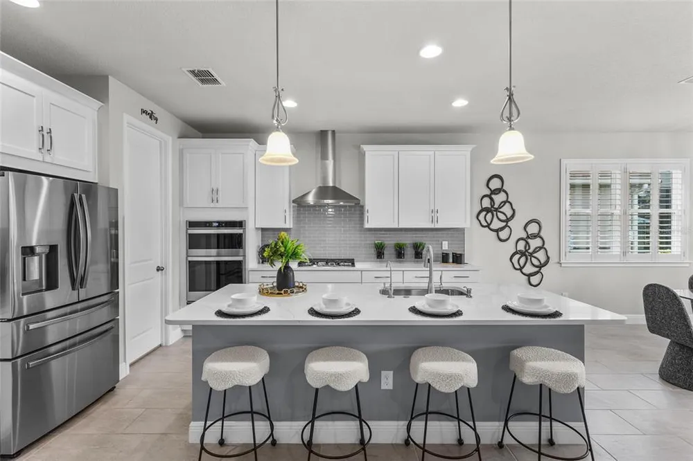 5745 Long Shore Loop, Sarasota, FL 34238