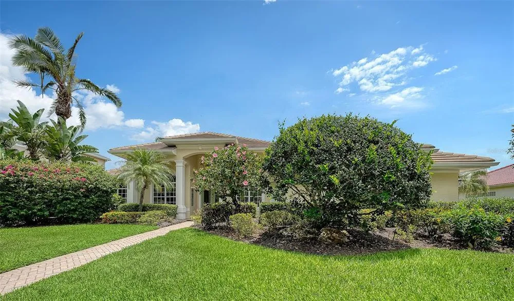 8923 Bloomfield Blvd, Sarasota, FL 34238