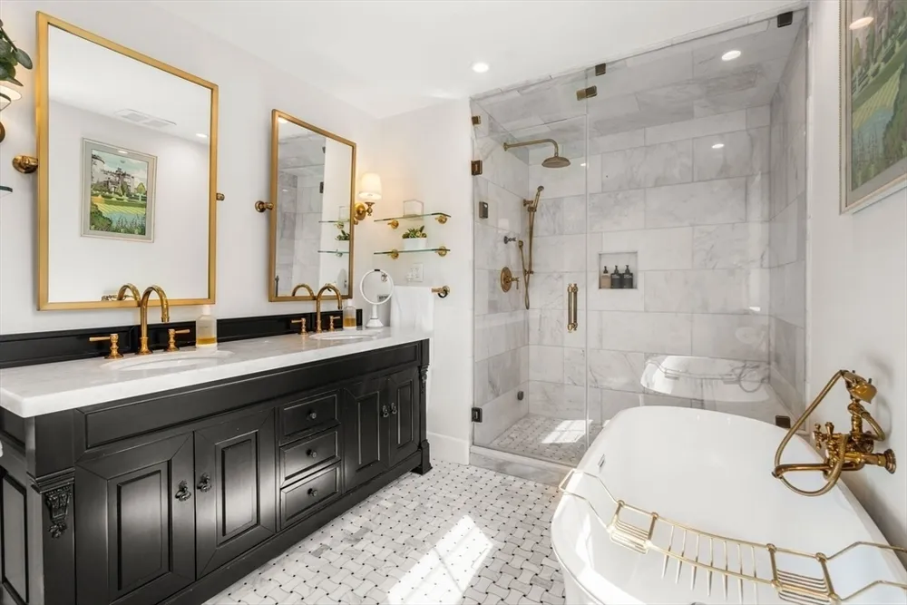 52 Beaufort Ave, Needham, MA 02492