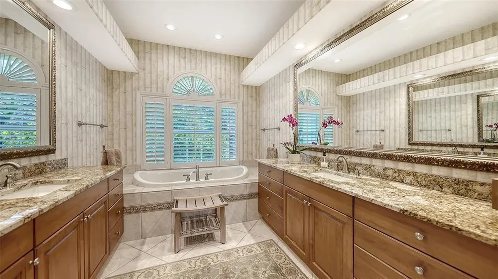 8923 Bloomfield Blvd, Sarasota, FL 34238