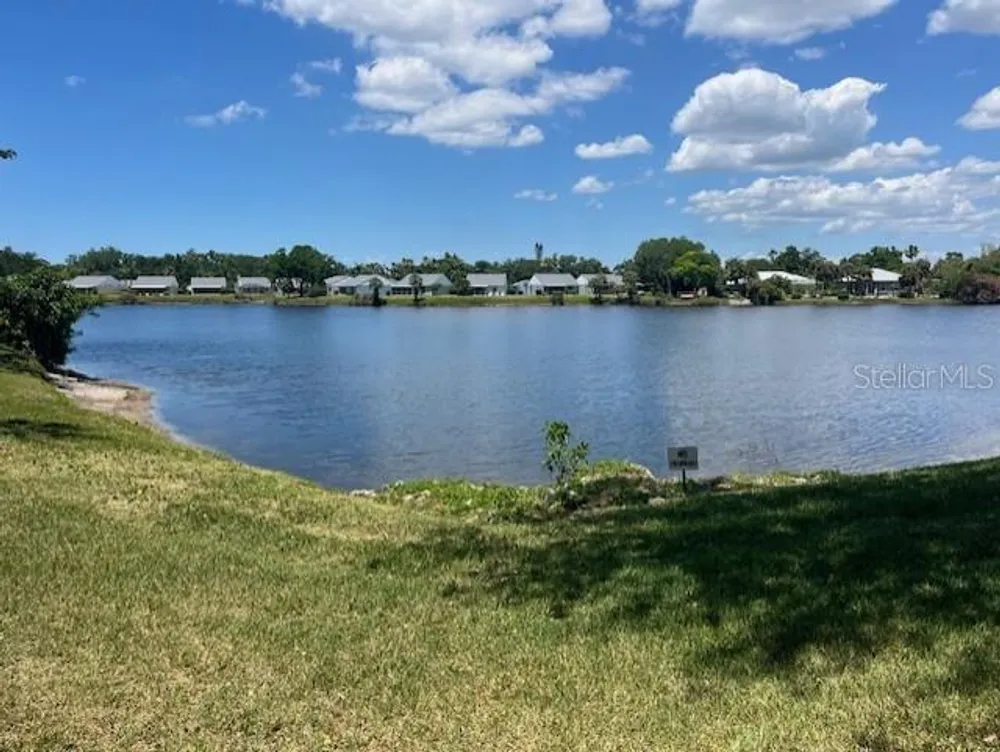 220 Lakewood Dr, Bradenton, FL 34210