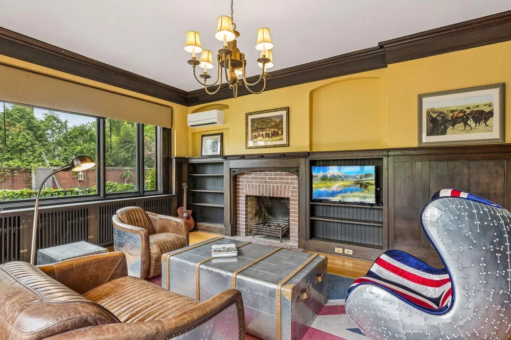 502 Grand Hill, Saint Paul, MN 55102