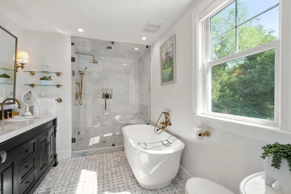 52 Beaufort Ave, Needham, MA 02492