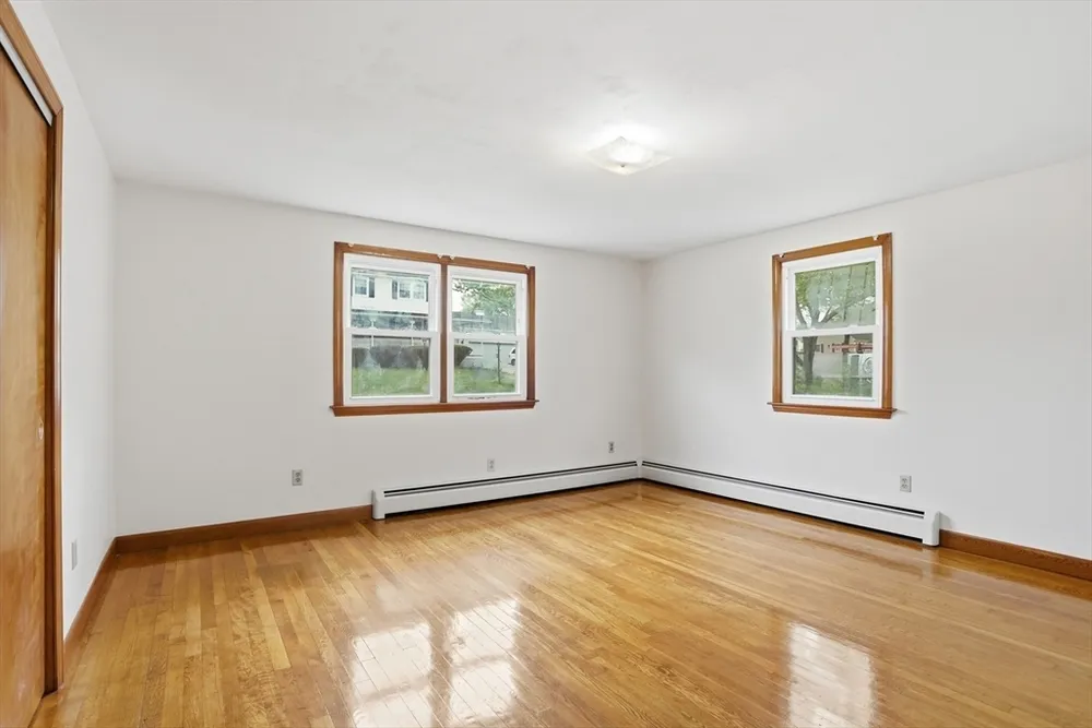 107 Salisbury St, Dracut, MA 01826