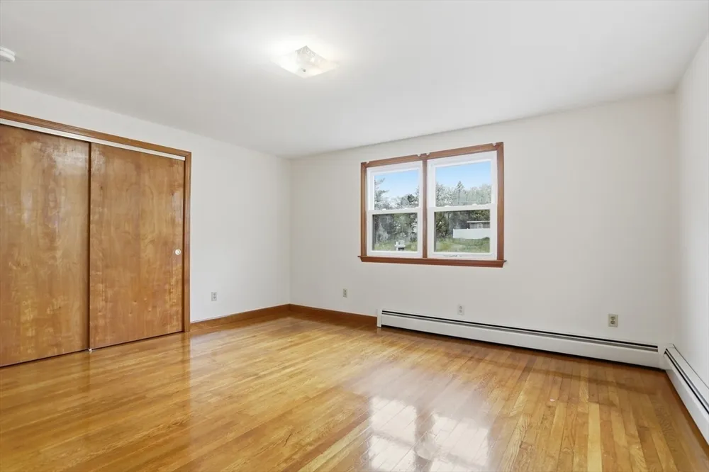 107 Salisbury St, Dracut, MA 01826