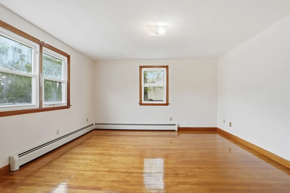 107 Salisbury St, Dracut, MA 01826
