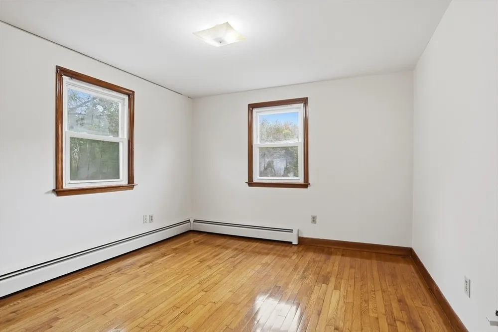 107 Salisbury St, Dracut, MA 01826