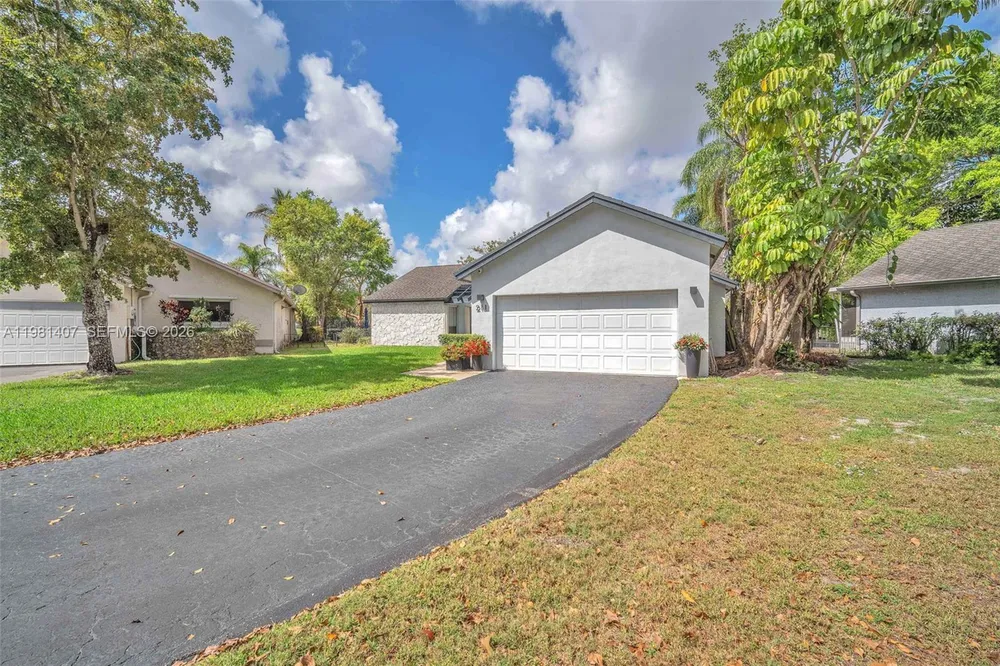 211 SW 87th Terrace, Plantation, FL 33324