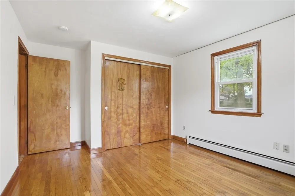 107 Salisbury St, Dracut, MA 01826