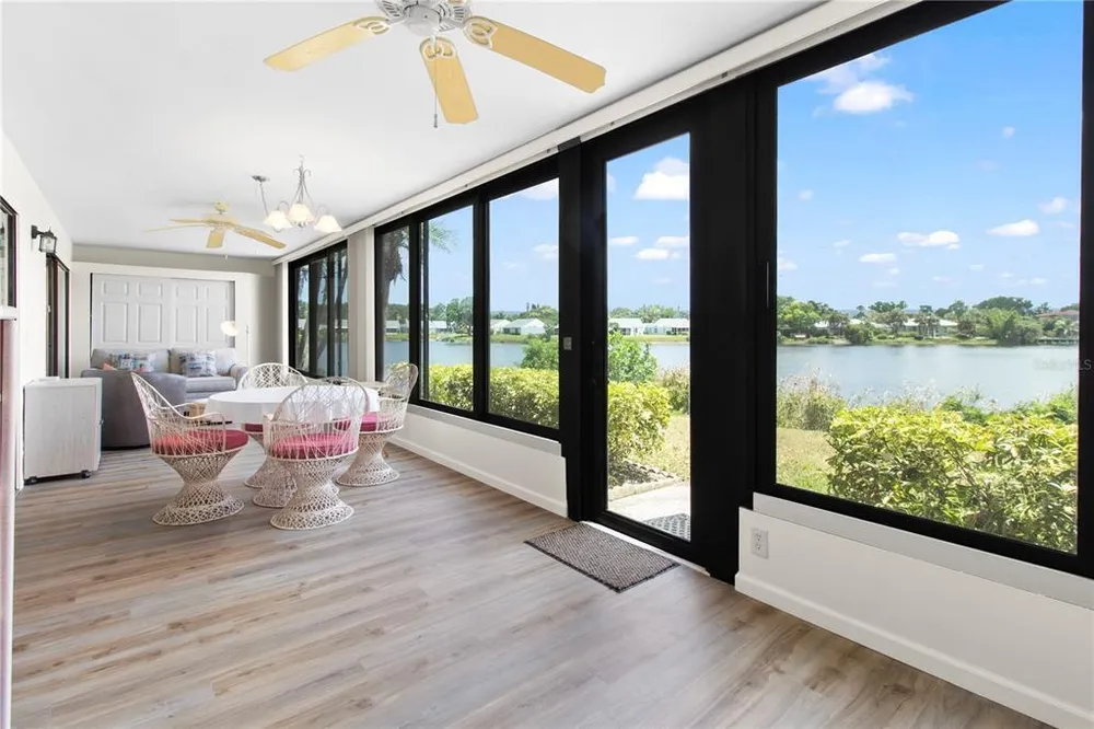 220 Lakewood Dr, Bradenton, FL 34210