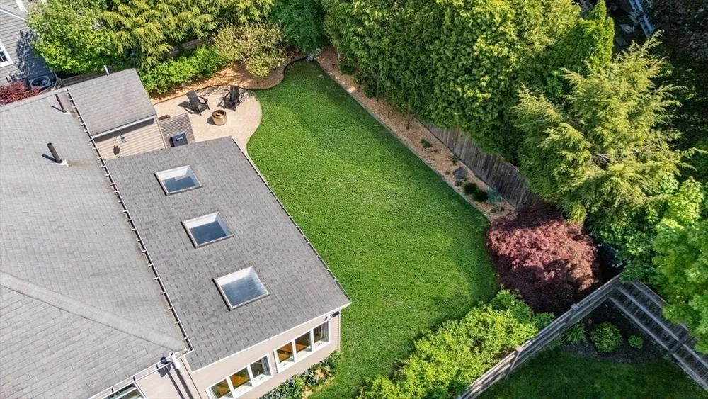 52 Beaufort Ave, Needham, MA 02492