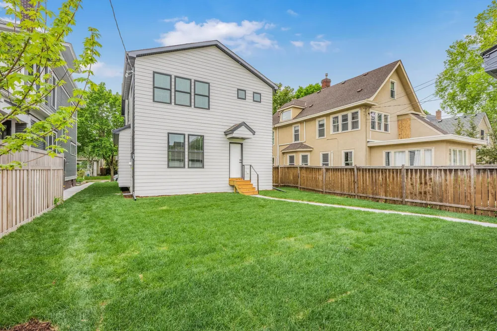 3213 Holmes Ave S, Minneapolis, MN 55408