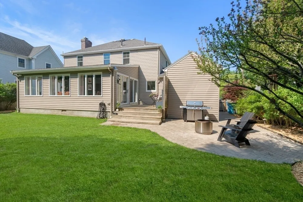 52 Beaufort Ave, Needham, MA 02492