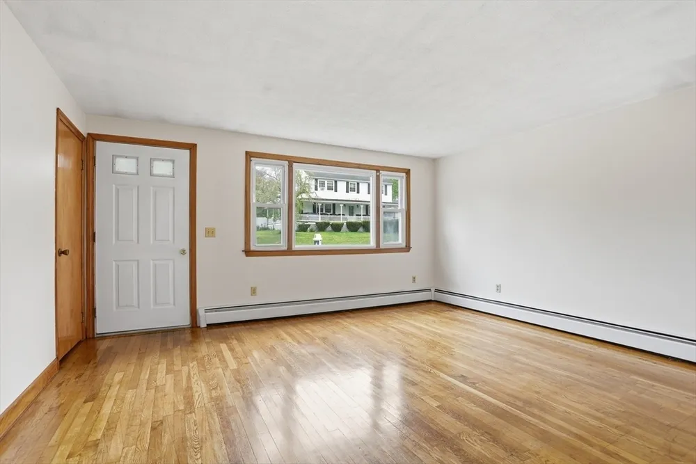 107 Salisbury St, Dracut, MA 01826
