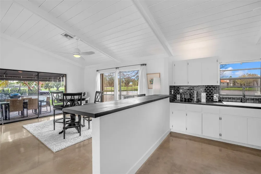 211 SW 87th Terrace, Plantation, FL 33324