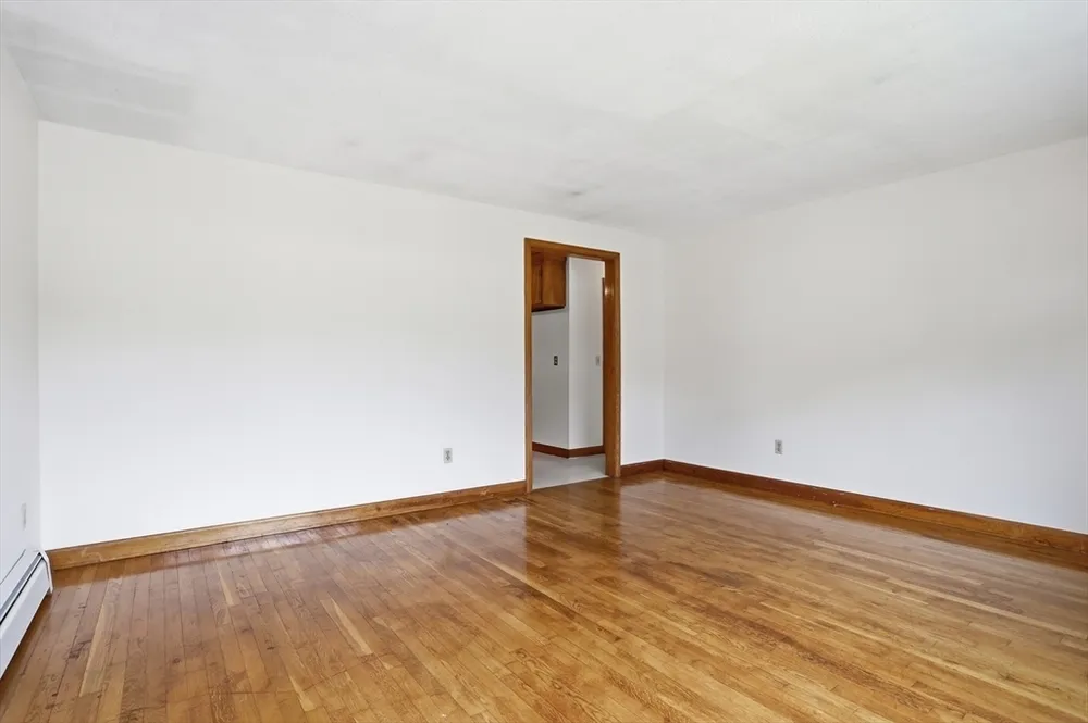 107 Salisbury St, Dracut, MA 01826