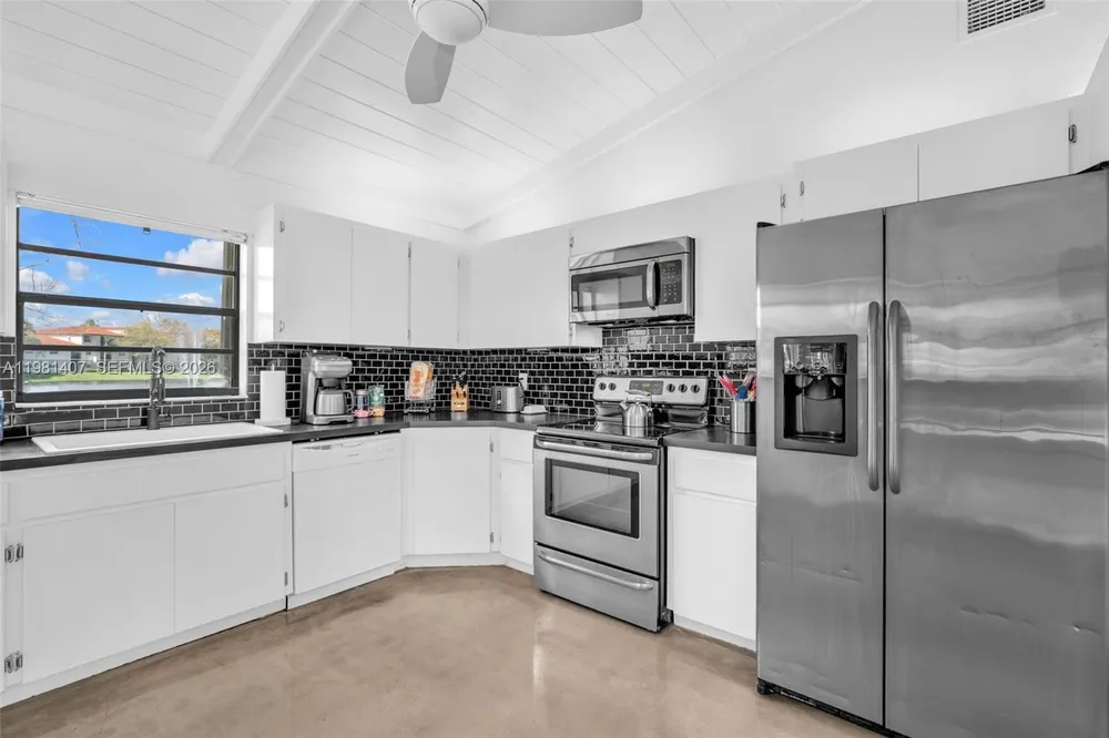211 SW 87th Terrace, Plantation, FL 33324