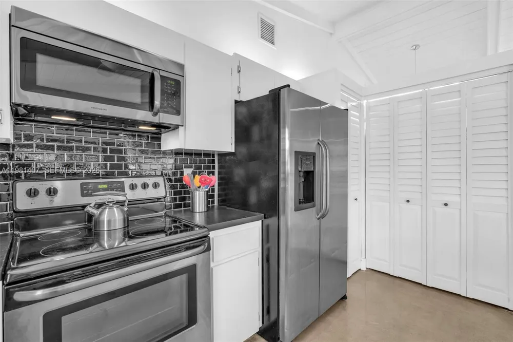211 SW 87th Terrace, Plantation, FL 33324