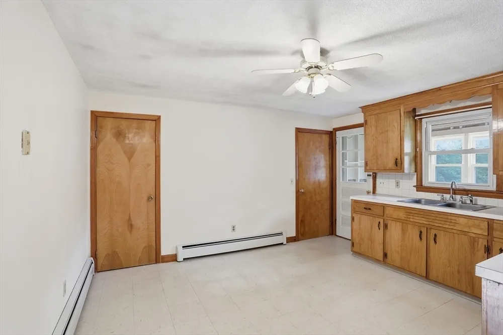 107 Salisbury St, Dracut, MA 01826
