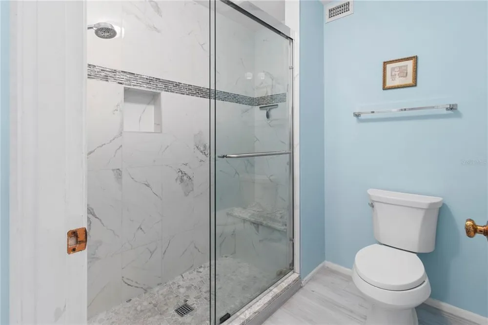 220 Lakewood Dr, Bradenton, FL 34210