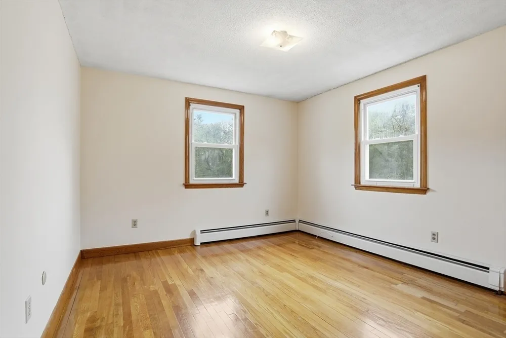107 Salisbury St, Dracut, MA 01826