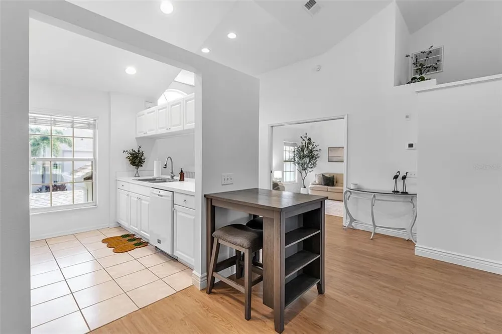 8340 Wingate Dr, Sarasota, FL 34238