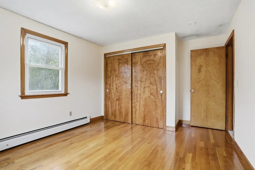 107 Salisbury St, Dracut, MA 01826
