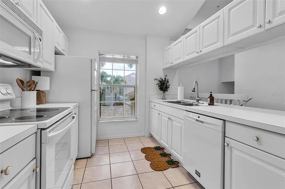 8340 Wingate Dr, Sarasota, FL 34238