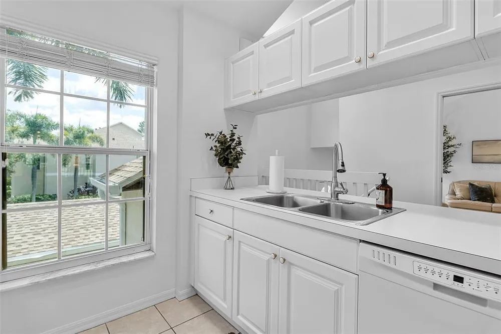 8340 Wingate Dr, Sarasota, FL 34238