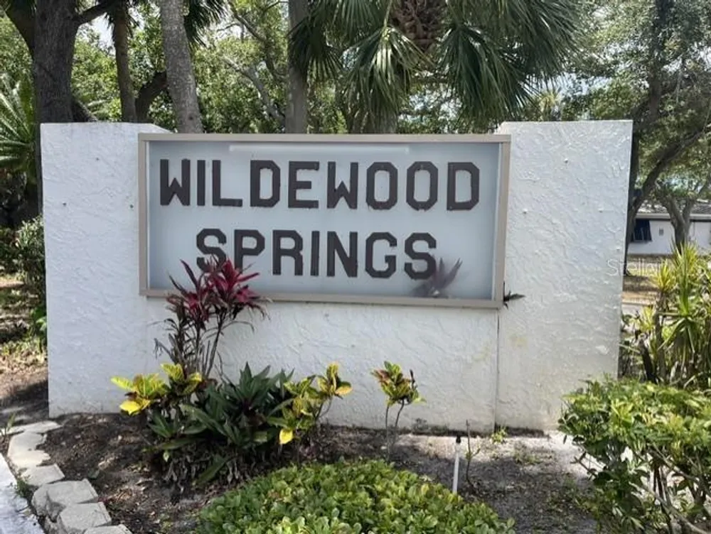 220 Lakewood Dr, Bradenton, FL 34210