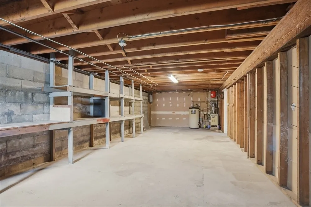 107 Salisbury St, Dracut, MA 01826