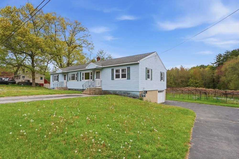 107 Salisbury St, Dracut, MA 01826