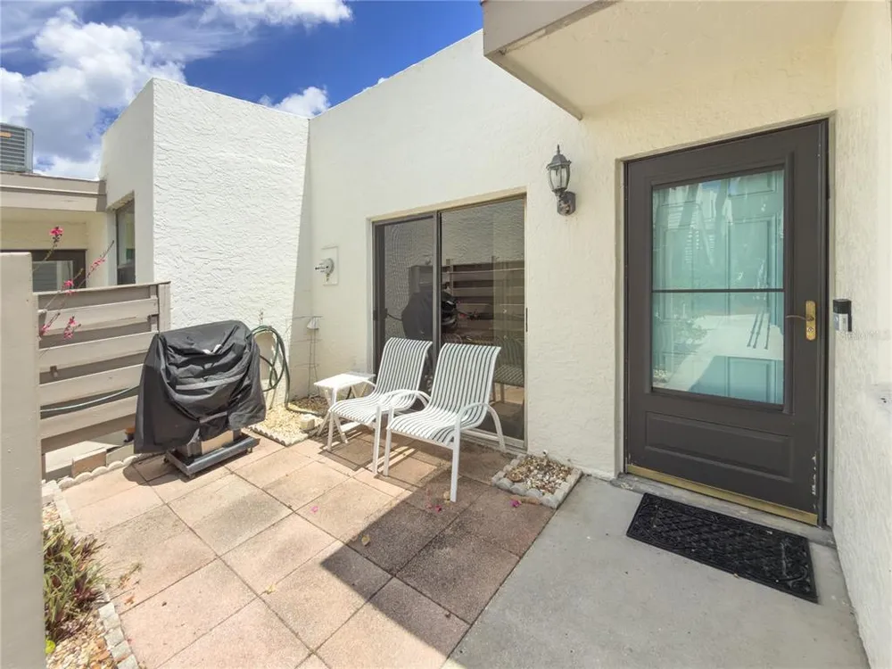 220 Lakewood Dr, Bradenton, FL 34210