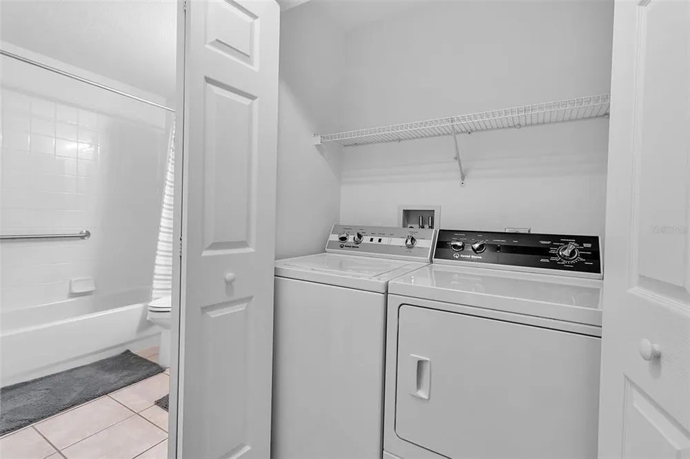 8340 Wingate Dr, Sarasota, FL 34238