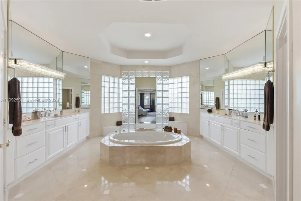 2488 Provence Cir, Weston, FL 33327